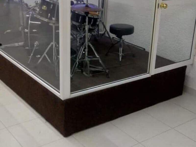 Mampara de Vidrio y aluminio en Manclova