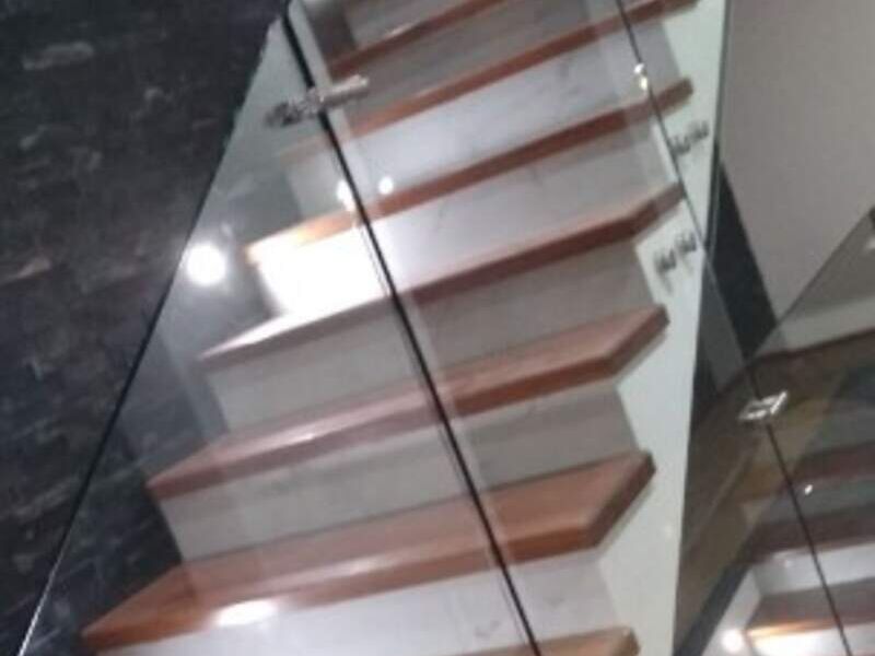 Pasamanos de vidrio templado en Merida