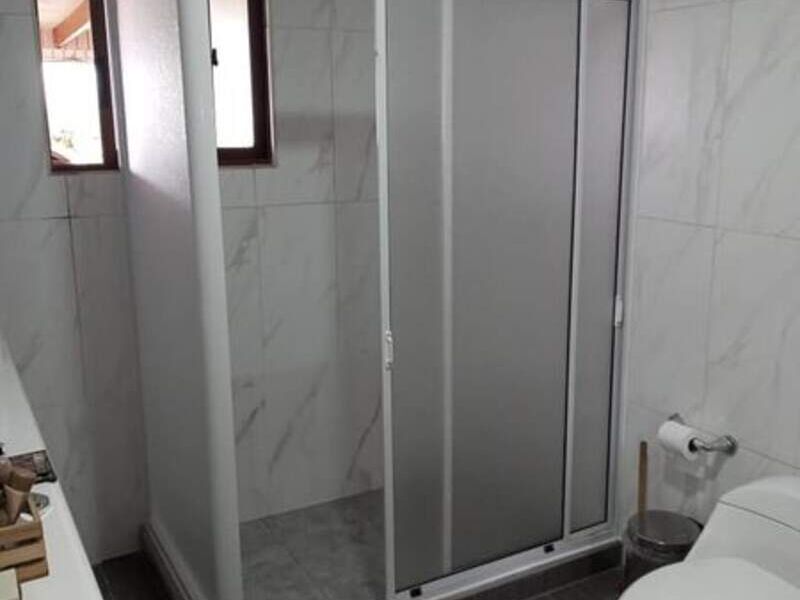 Puerta de ducha aluminio blanco Monterrey