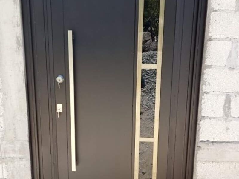 Puerta principal doble en Salina Cruz