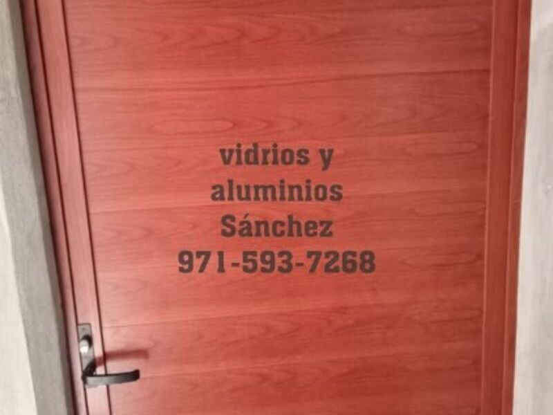 Puerta de recámara de aluminio en Oaxaca