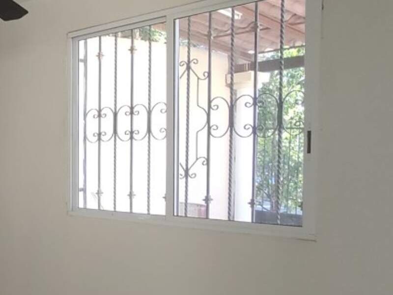 Ventana de aluminio corrediza 1 en Merida