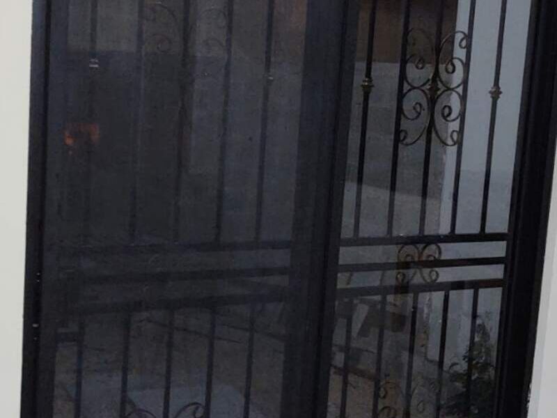 Puerta corrediza doble en Merida