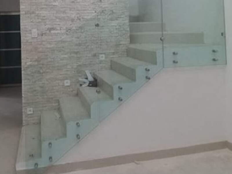 Pasamanos de vidrio templado   en Merida