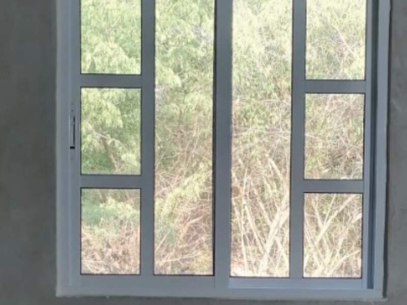 Ventana de aluminio blanca  1 en Merida