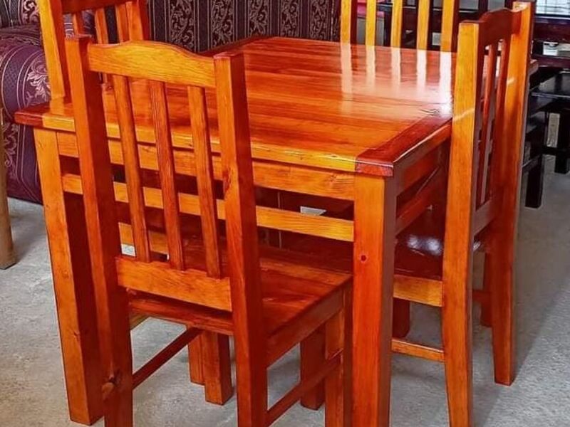 Comedor de 4 sillas