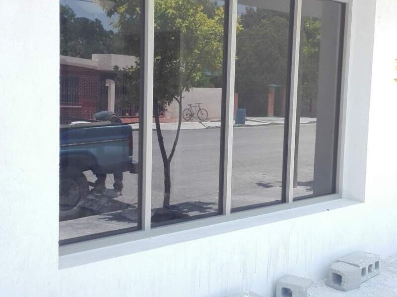 Ventana de Vidrio templado en Manzanillo