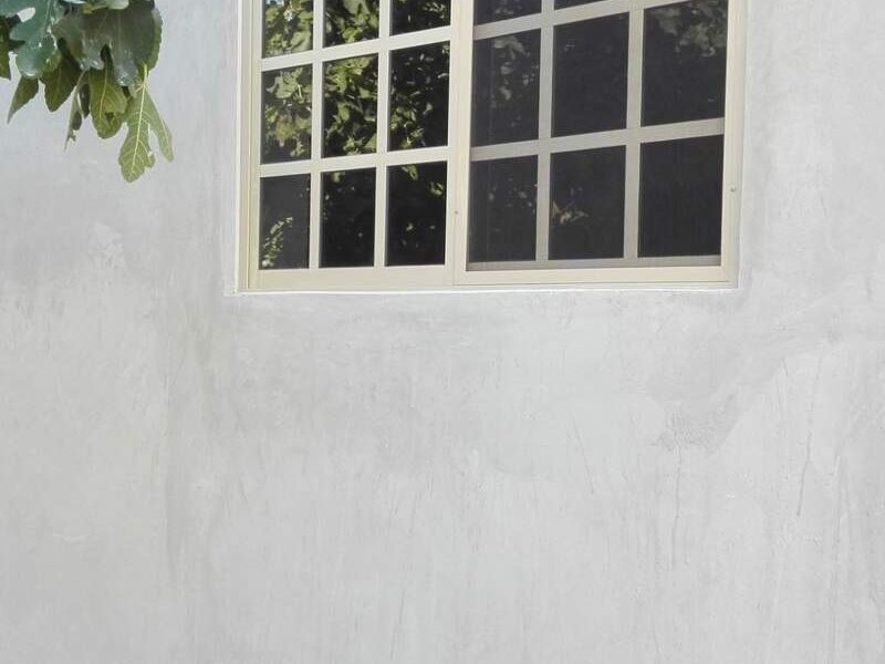 Ventana con Bordes de Aluminio en Sabinas