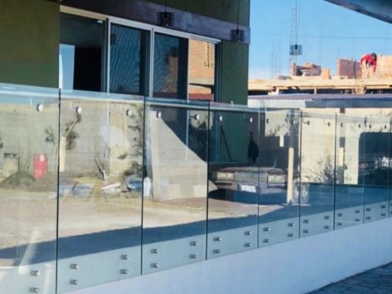 Fachada de vidrio templado en Durango