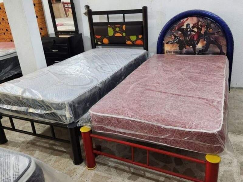 Literas con escaleras de madera de cajones de almacenamiento de la madre de  niños camas cama de dos pisos para el hogar muebles de casa - China Muebles  para niños, los niños