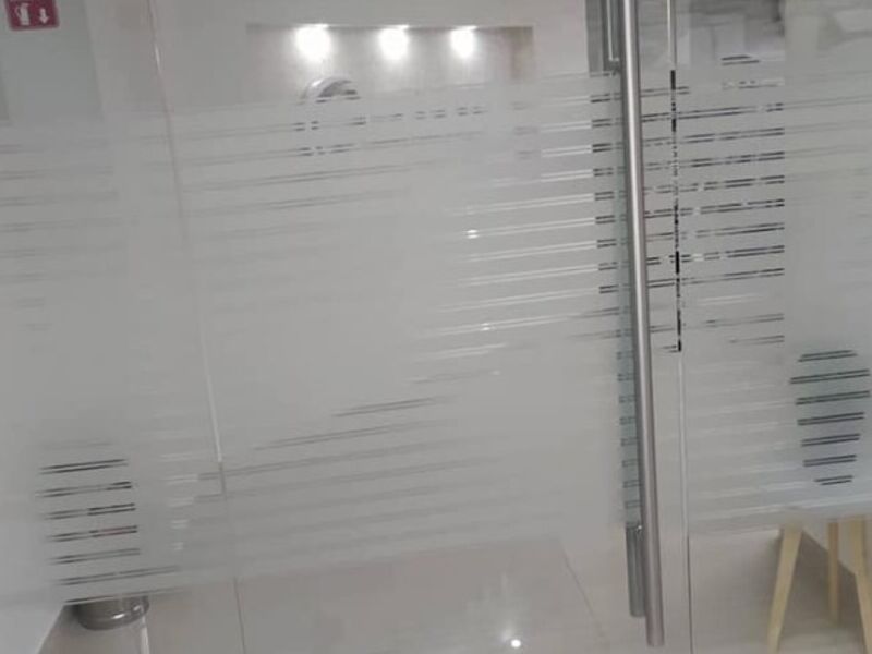 Puerta de cristal templado A en Durango
