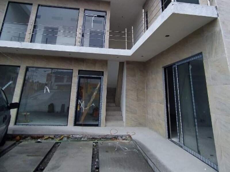 Fachada de aluminio y vidrio en Durango