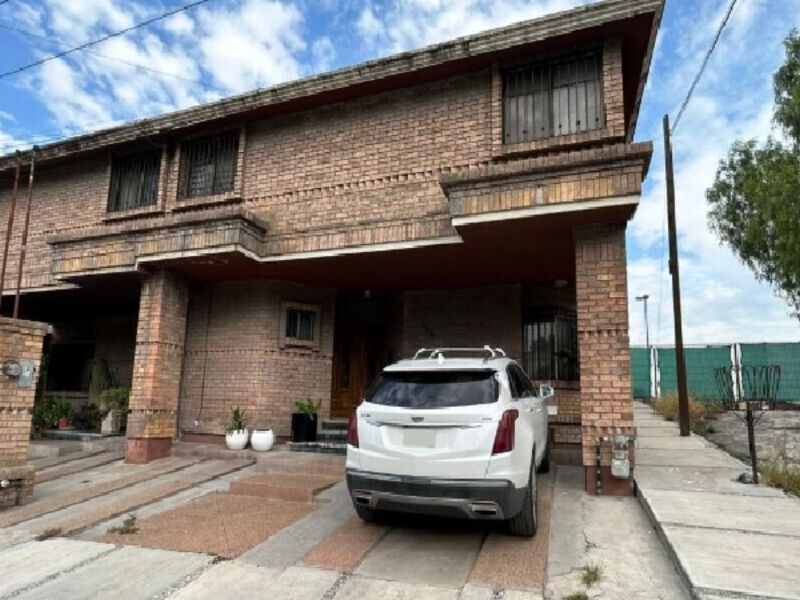 Venta de casa en Villa Olímpica Oriente