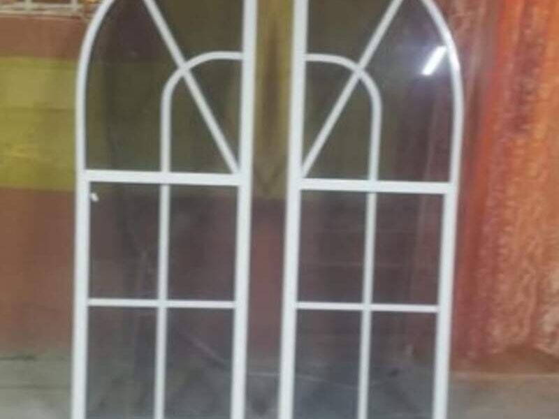 Ventana de aluminio curva en Tepic
