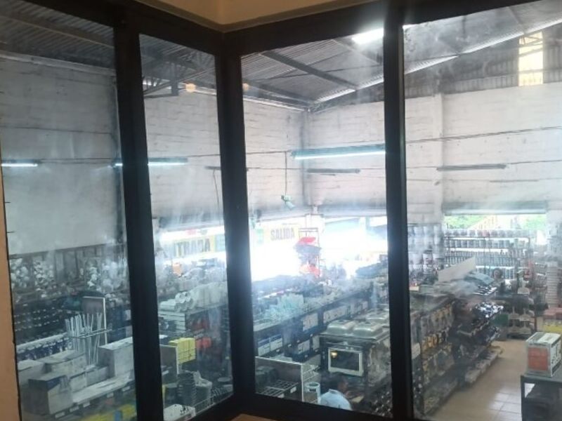 Ventana con aluminio en Bacalar