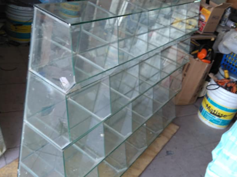 EXHIBIDOR DE CRISTAL EN ACAPULCO