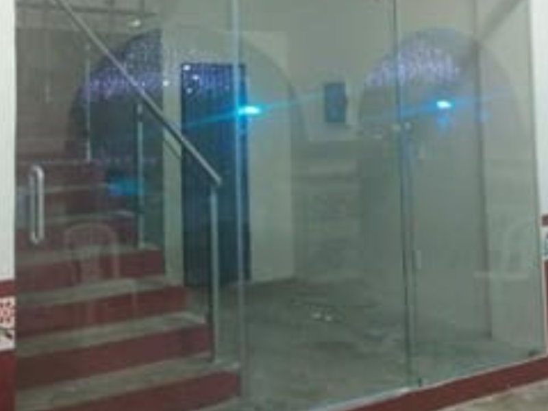 PUERTA DE VIDRIO TEMPLADO EN GUERRERO