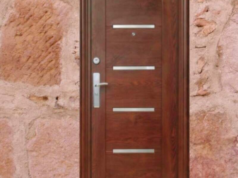 Puerta de entrada en DELICIAS