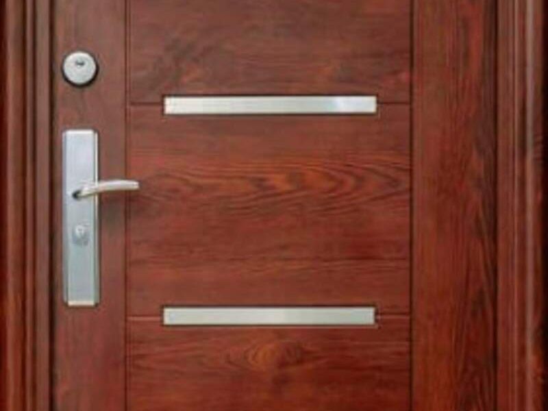 Puerta en madera sólida en DELICIAS MX 