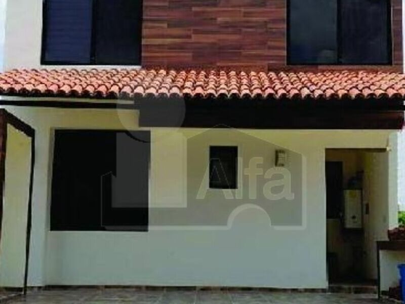 CASA LAS PLAZAS