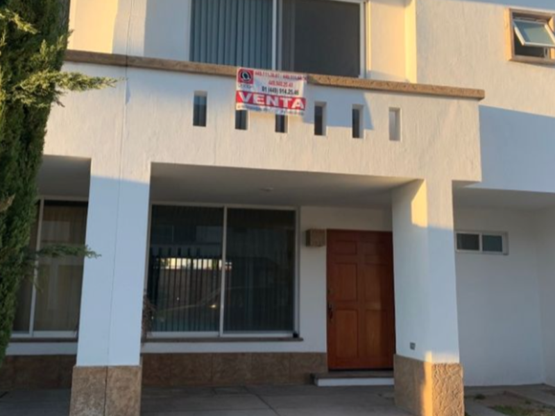 CASA BOSQUE CIPRÉS 