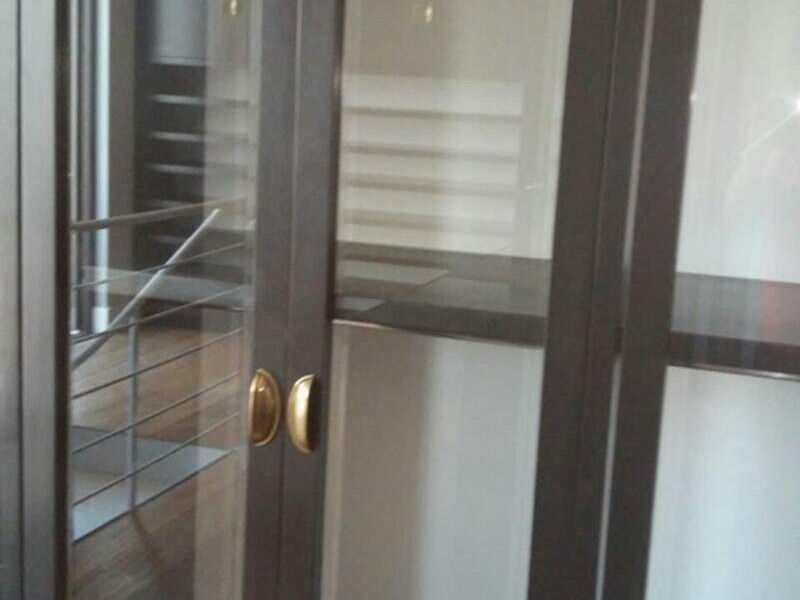 Puerta Comercial de Vidrio en México