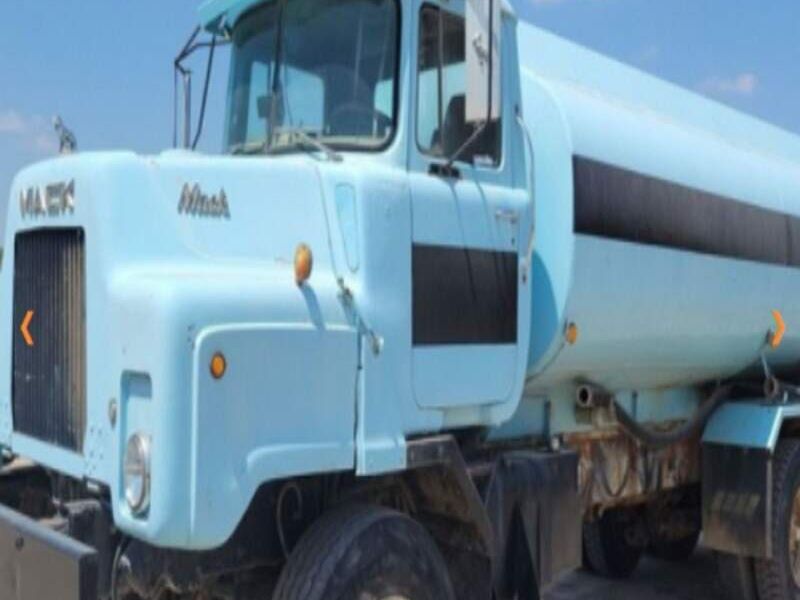 1974 Mack 5000 gal