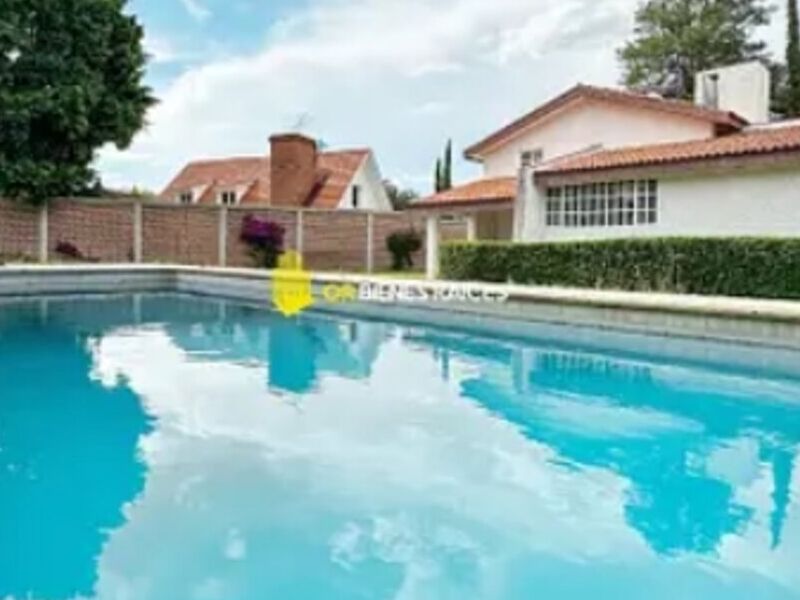 Casa de 3600m2 dentro de Fraccionario