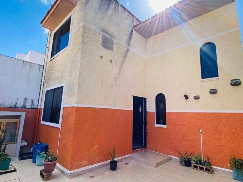CASA FRACCIONAMIENTO LAURELES 