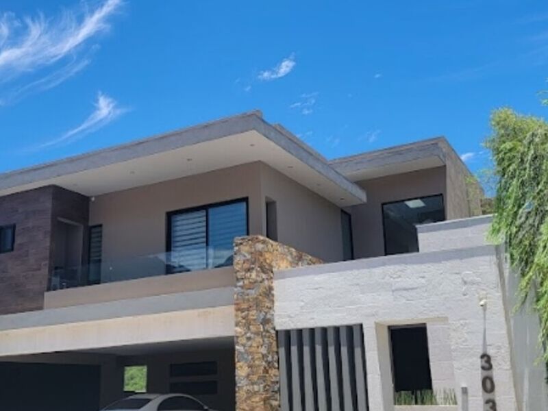 Bosques de Valle Alto Casa en Venta 