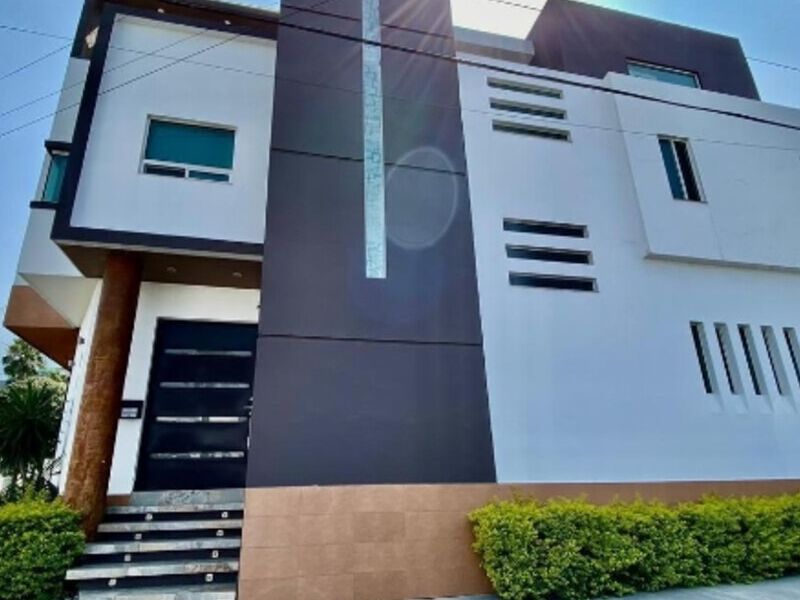Casa en Venta en Cumbres Elite