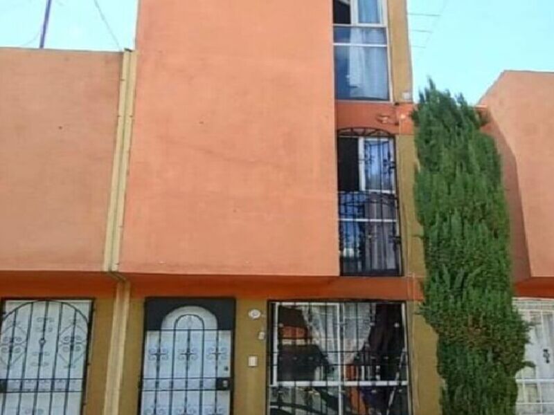 CASA  EN LOS HEROES ECATEPEC 5TA SECCION