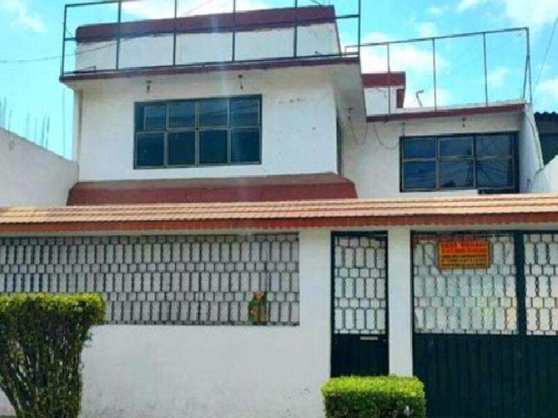VIVIENDA EN JARDINES DE MORELOS