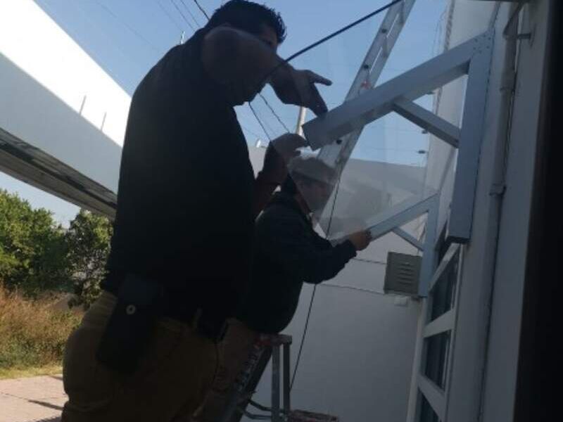 Techo bota aguas para ventana en Zacatelco