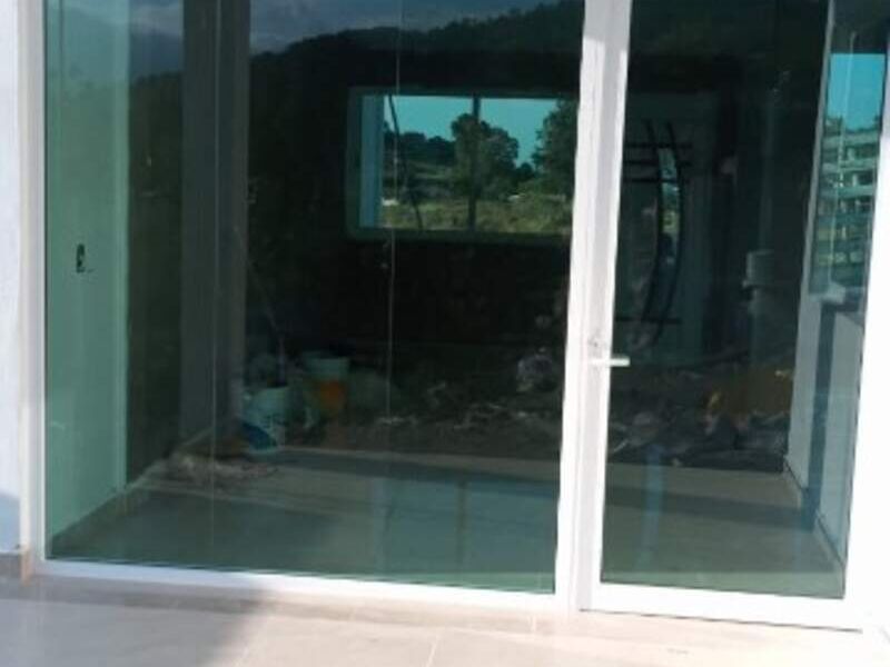 Canceleria de aluminio vidrio templado Oaxaca