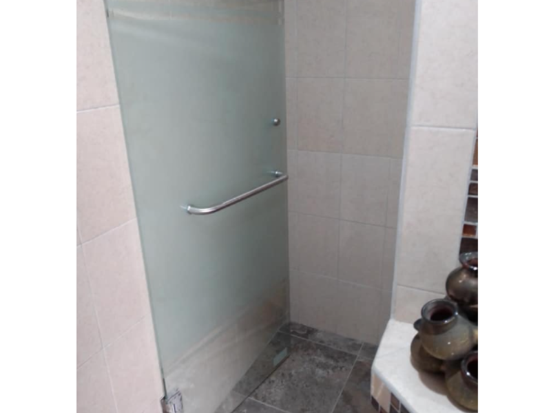 PUERTA DE CRISTAL TEMPLADO 10 MM EN ACAPULCO
