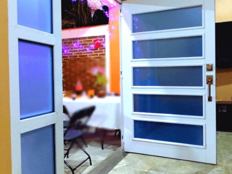 Puerta madera abatible en Mazatlán