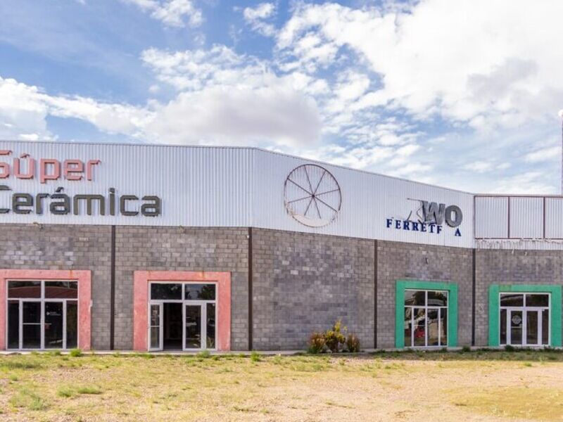 Bodega en Carr. Cuau. La Junta