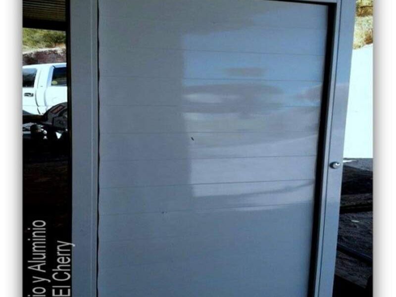 Puerta con rejilla Mexico