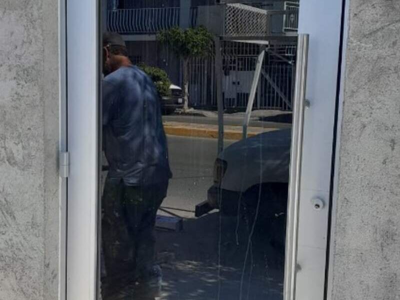 Puerta aluminio de seguridad  en Tijuana