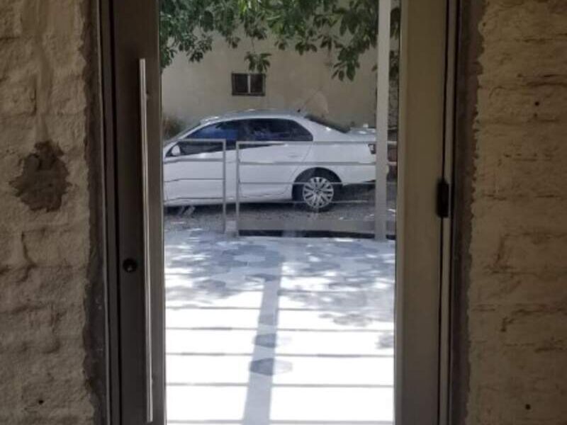 Puerta seguridad vidrio templado en Tijuana
