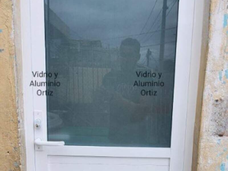 Puerta de aluminio en Tijuana