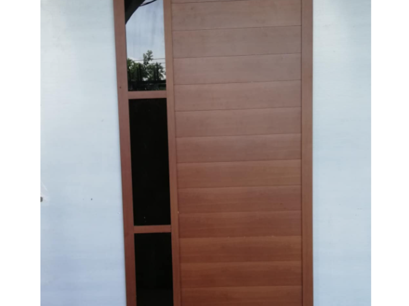 PUERTA DE ENTRADA NOGAL EN GUERRERO