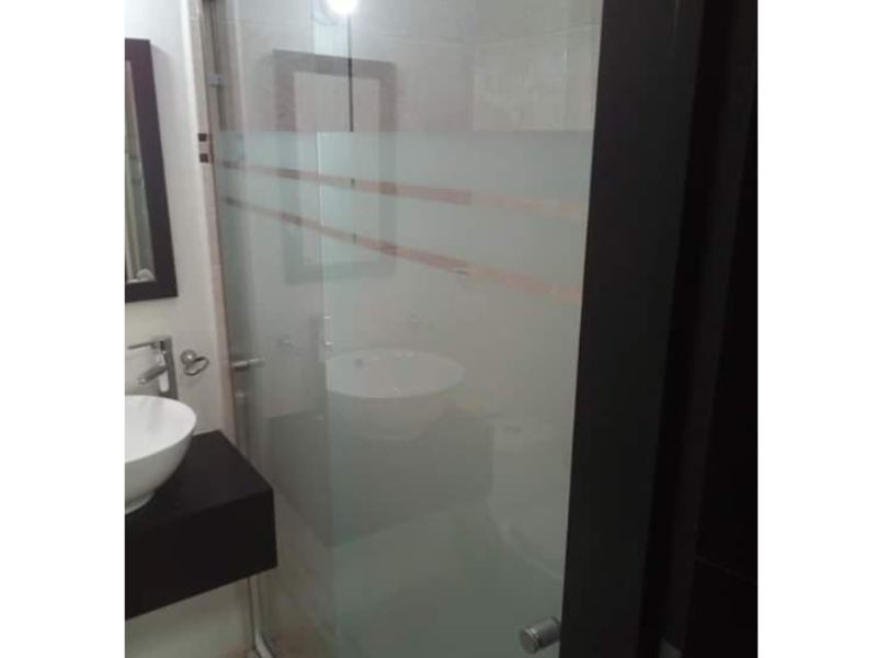 CANCEL DE BAÑO CORREDIZO EN HIDALGO