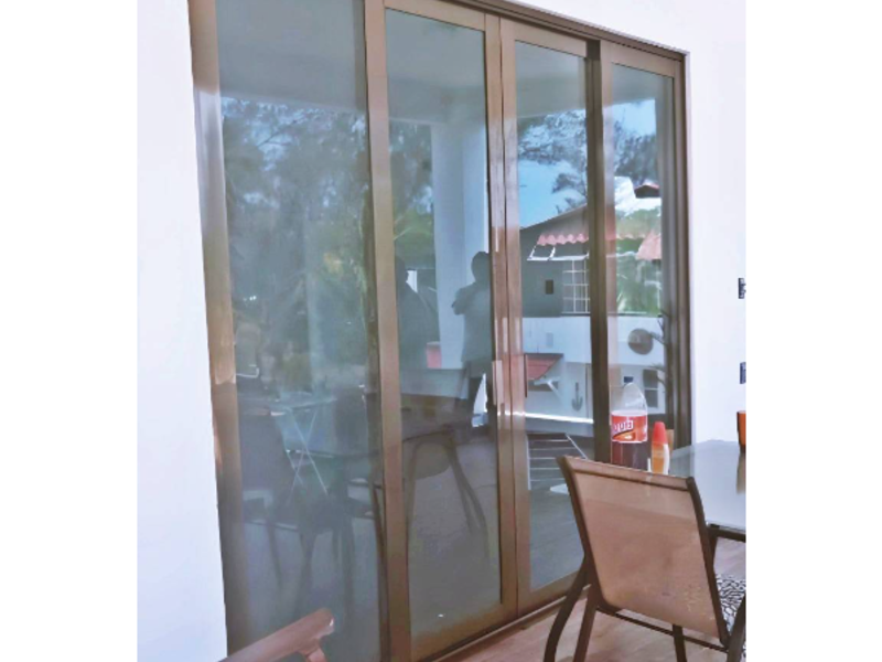 PUERTA CORREDIZA DE ALUMINIO EN POZA RICA