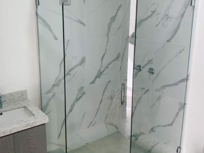 Canceles baño en vidrio templado en Tijuana