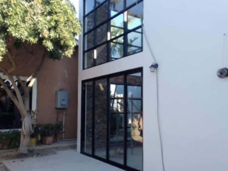 Puertas cuatro paneles corrediza en Rosarito