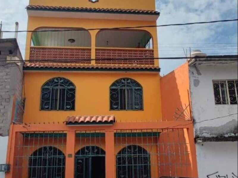 Vendo Casa de 3 niveles con terraza Morelos