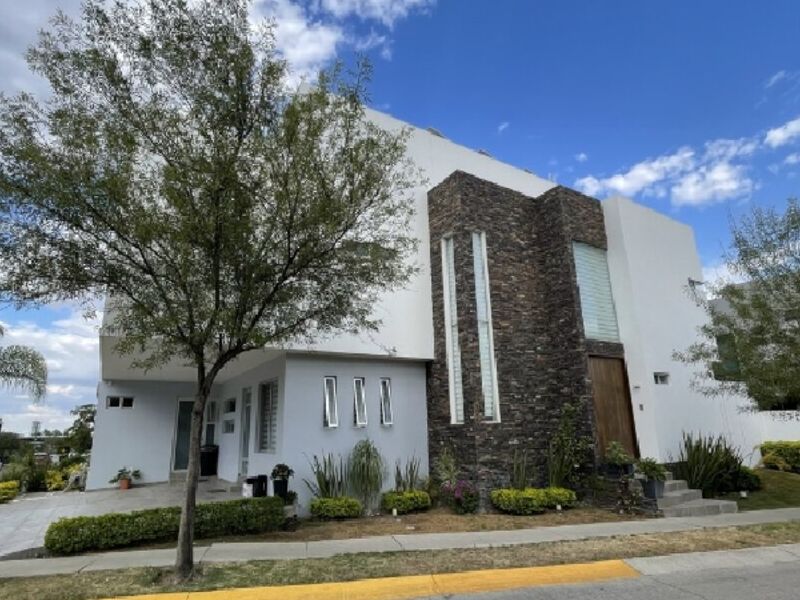 Casa en Virreyes fraccionamiento del roble