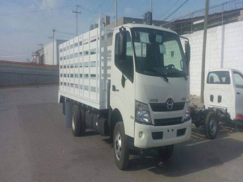 Carroceria estándar 16x8x4 pies.